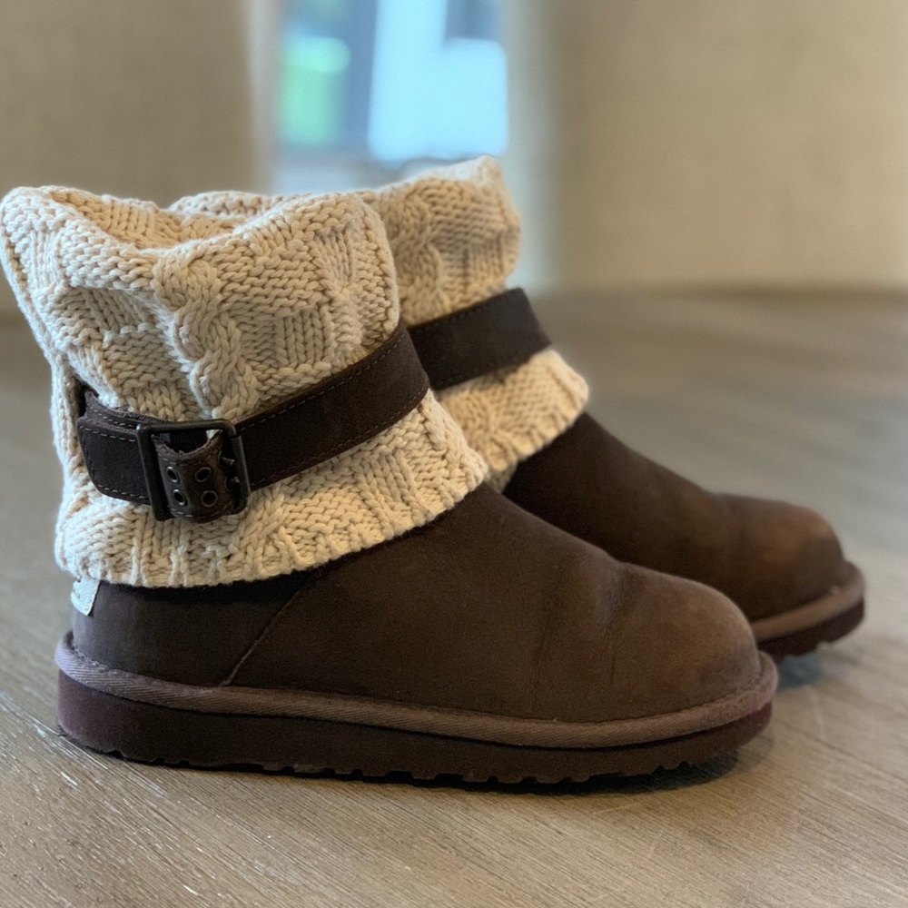 Ugg Cambridge girls boots